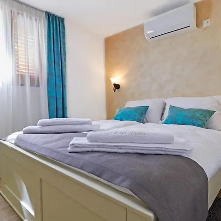 בית נופש Casa Valla By Rent Istria בוזט