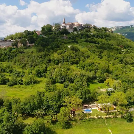 Casa Valla By Rent Istria בית נופש בוזט