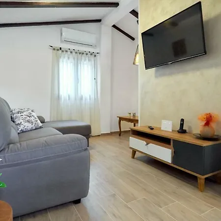 Semesterbostad Casa Valla By Rent Istria Buzet